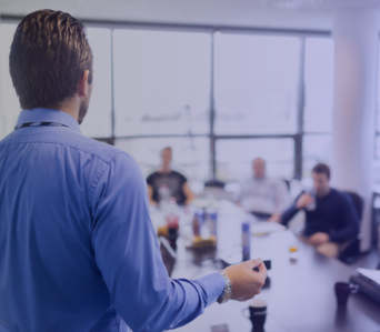 Curso Virtual “Oratoria: Domina el Arte de Hablar con Elocuencia”.