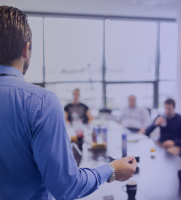 Curso Virtual “Oratoria: Domina el Arte de Hablar con Elocuencia”.